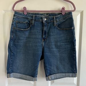 Women’s universal threads Bermuda shorts
